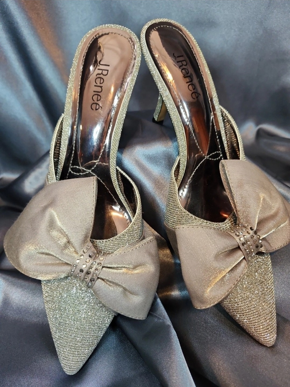 J.Renee Women's Silver Bow Pointed-Toe Heels 9.5M